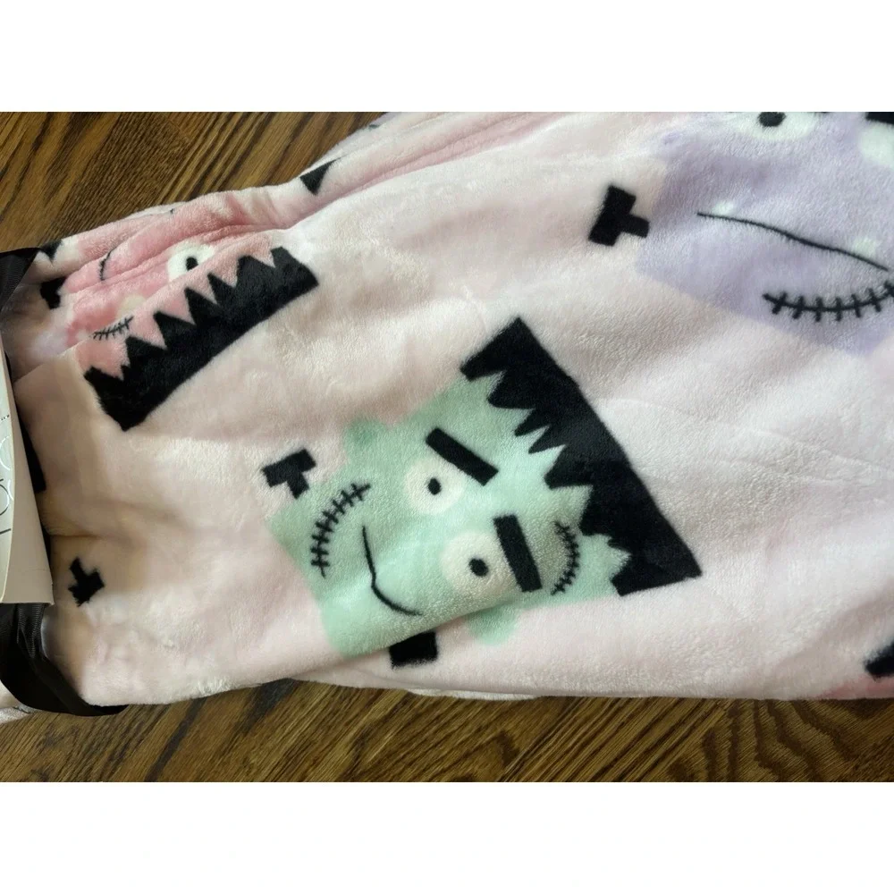 Halloween Pink Frankenstein Soft Plush Throw Blanket 50